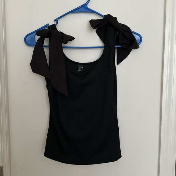 SOLD 🌻5/$15 Black Tank with ties - Picture 1 of 3